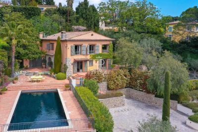 Inviting 4 bedroom Villa for sale with panoramic and sea views in Mougins, Provence Alpes Cote d'Azur