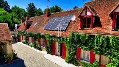 Character 5 bedroom House for sale with countryside view in Saint Aignan,