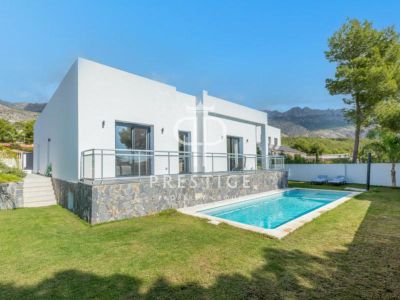 Stylish 4 bedroom Villa for sale in Altea, Valencia
