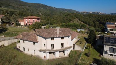 8 bedroom Villa for sale with countryside view with Income Potential in Panicale, Umbria