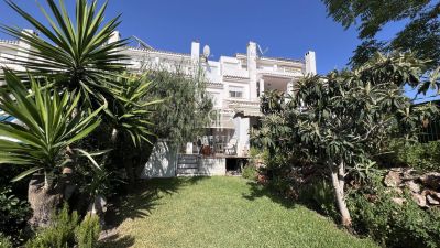 Exclusive 4 bedroom Townhouse for sale with countryside view in Alhaurin el Grande, Andalucia