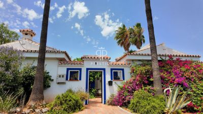 Authentic 3 bedroom House for sale with countryside view in Alhaurin de la Torre, Andalucia