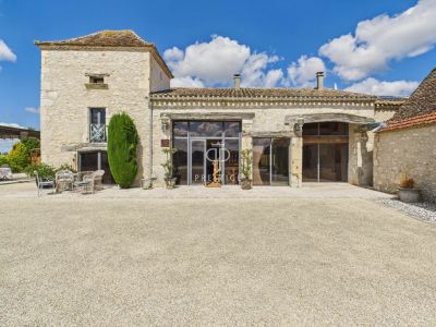 8 bedroom House for sale with countryside view with Income Potential in Issigeac, Nouvelle Aquitaine
