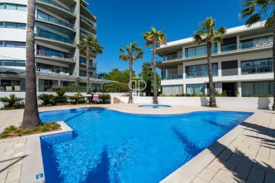 Contemporary 2 bedroom Apartment for sale in Quarteira, Algarve