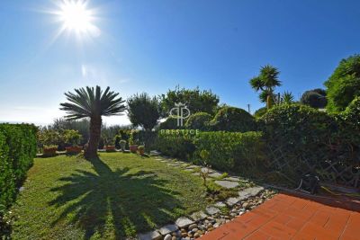 Inviting 4 bedroom Villa for sale with sea and panoramic views in Ospedaletti, Liguria