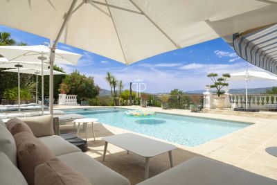 Bright 5 bedroom Villa for sale with panoramic view in Mougins, Provence Alpes Cote d'Azur