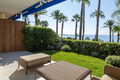 Stylish 2 bedroom Apartment for sale with sea and panoramic views in Californie, Cannes, Provence Alpes Cote d'Azur