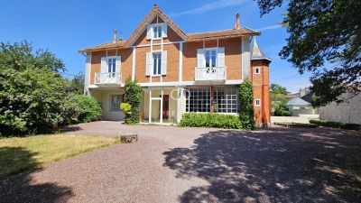 Authentic 5 bedroom House for sale in La Rochelle, Nouvelle Aquitaine