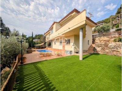 6 bedroom Villa for sale with panoramic and sea views with Income Potential in Lloret de Mar, Catalonia