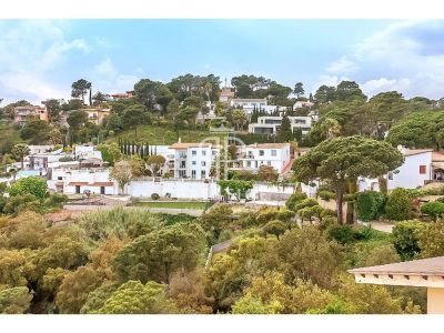 Immaculate 9 bedroom Villa for sale with countryside and panoramic views in Serra Brava, Lloret de Mar, Catalonia