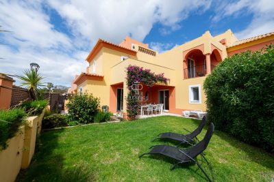Spacious 3 bedroom Townhouse for sale with panoramic and countryside views in Lagos, Algarve