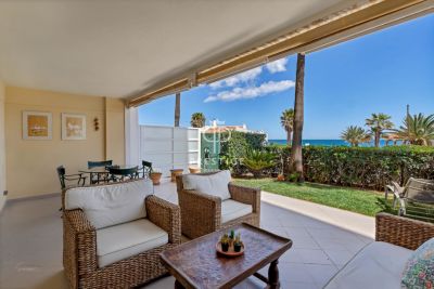 Bright 2 bedroom apartment for sale with sea view in Javea, Valencia