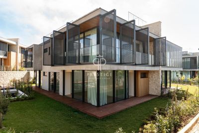 Unique 4 bedroom Villa for sale with sea view in Quinta da Marinha, Cascais, Central Portugal