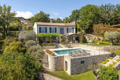Immaculate 4 bedroom House for sale with panoramic and sea views in Chateauneuf, Provence Alpes Cote d'Azur