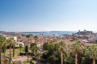 Unique 2 bedroom Apartment for sale with panoramic and sea views in Cannes, Provence Alpes Cote d'Azur
