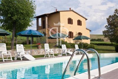 11 bedroom House for sale with countryside view with Income Potential in Bientina, Volterra, Tuscany
