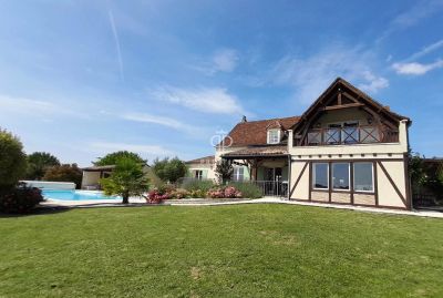 Stylish 3 bedroom Villa for sale with countryside view in Monestier, Nouvelle Aquitaine