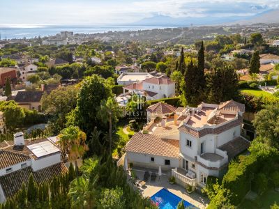 Stunning 5 bedroom Villa for sale with sea and panoramic views in Marbella, Andalucia