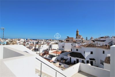 Immaculate 4 bedroom Townhouse for sale with panoramic view in Estepona, Andalucia