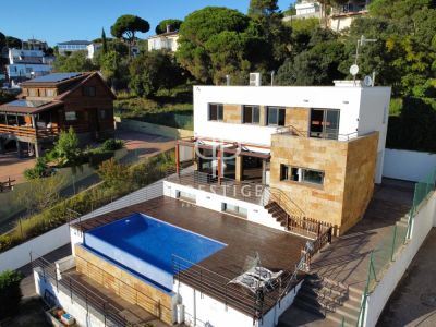 Spacious 4 bedroom Villa for sale with sea and panoramic views in Mas Mora, Blanes, Catalonia