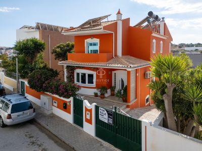 Contemporary 6 bedroom Villa for sale in Lagos, Algarve