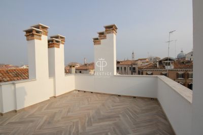 Character 1 bedroom Apartment for sale in Castello, Venice, Veneto