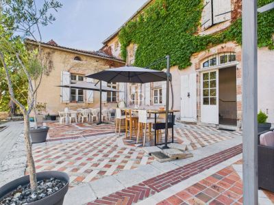 Character 11 bedroom Chateau for sale with countryside view in Gimat, 