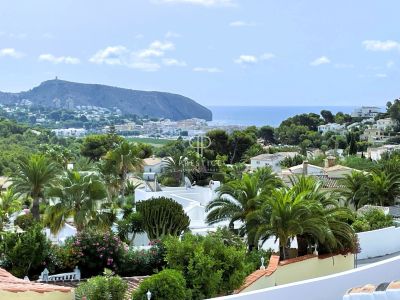 4 bedroom Villa for sale with sea view with Income Potential in Moraira, Valencia