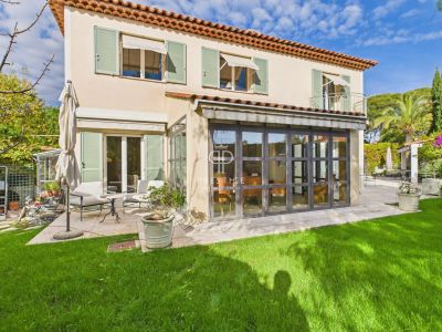 Beautiful 3 bedroom Villa for sale in Antibes, Provence Alpes Cote d'Azur