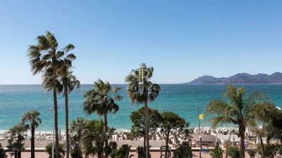 Beachfront 3 bedroom Apartment for sale with panoramic and sea views in Cannes, Provence Alpes Cote d'Azur