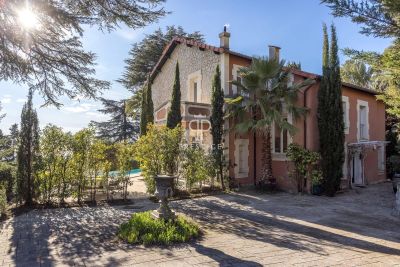 Authentic 6 bedroom House for sale with sea and panoramic views in Grasse, Provence Alpes Cote d'Azur