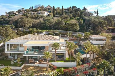 Wow factor 6 bedroom Villa for sale with panoramic and sea views in Gassin, Provence Alpes Cote d'Azur