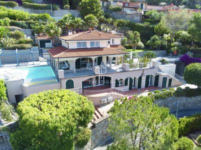 Stunning 5 bedroom Villa for sale with sea view in Andora, Liguria