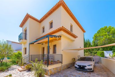 Stylish 2 bedroom Villa with panoramic view in Alcalali, Valencia