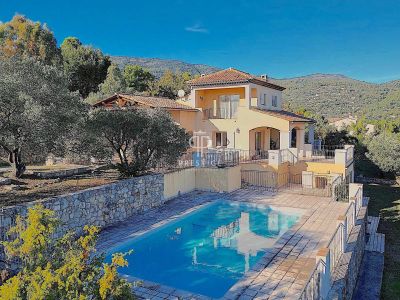 Beautiful 4 bedroom Villa for sale with panoramic and countryside views in Seillans, Provence Alpes Cote d'Azur