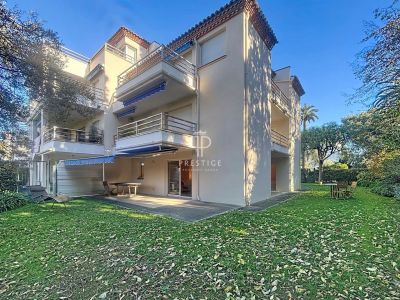 Stunning 2 bedroom Apartment for sale in Antibes, Provence Alpes Cote d'Azur