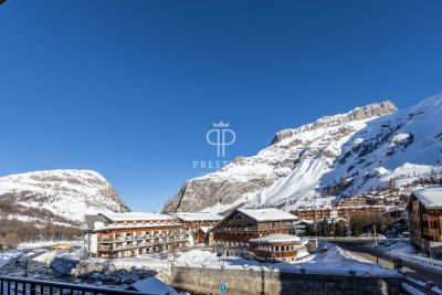 Immaculate 4 bedroom Appartement for sale with panoramic view in Val d'Isere, Auvergne Rhone Alpes