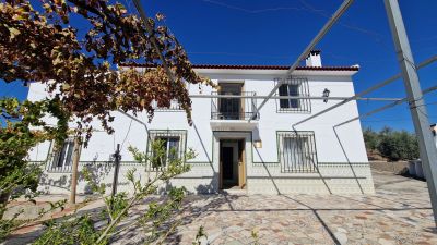 Character 6 bedroom House for sale with countryside and panoramic views in Comares, Andalucia