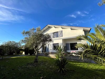 Inviting 4 bedroom House for sale in Habas, Nouvelle Aquitaine