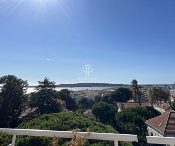 Immaculate 3 bedroom Apartment for sale with panoramic and sea views in Cannes, Provence Alpes Cote d'Azur