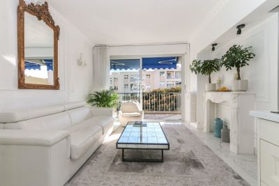 Immaculate 2 bedroom Apartment for sale with sea view in Beaulieu sur Mer, Provence Alpes Cote d'Azur