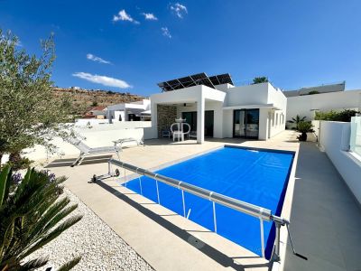 Immaculate 3 bedroom Villa for sale in Rojales, Alicante, Valencia