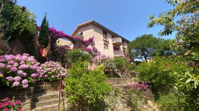 4 bedroom House for sale with countryside and sea views with Income Potential in Collioure, Occitanie