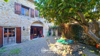 Authentic 4 bedroom House for sale in Uzes, Occitanie