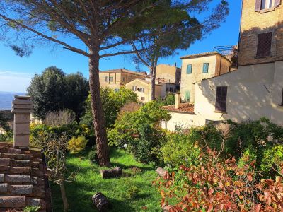 Authentic 3 bedroom House for sale with panoramic view in Volterra, Tuscany