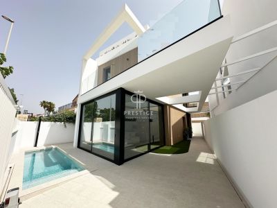 Immaculate 3 bedroom Villa for sale with panoramic view in Torre de la Horadada, , Alicante, Valencia