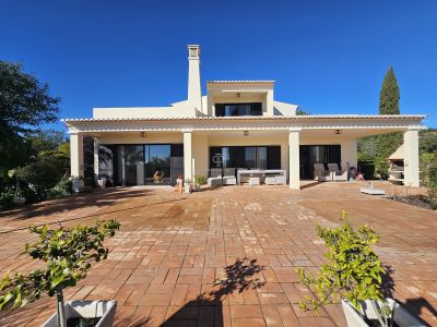 Immaculate 3 bedroom Villa for sale with countryside and sea views in Loule, Algarve