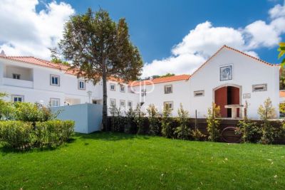 Unique 14 bedroom Estate for sale with countryside view in Colares, Central Portugal