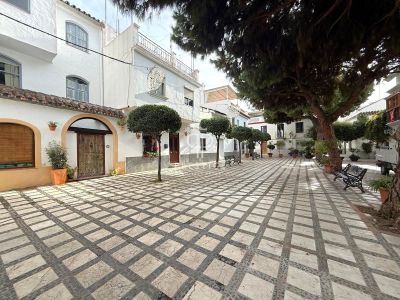 Authentic 3 bedroom House for sale in Estepona, Andalucia
