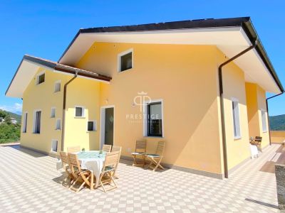 Stylish 4 bedroom Villa for sale with countryside and sea views in Conna, Andora, Liguria